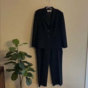 Tahari Classic Black Women's Blazer and Pants Set